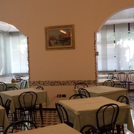Hotel Villa Podgora ริมินี ภายนอก รูปภาพ