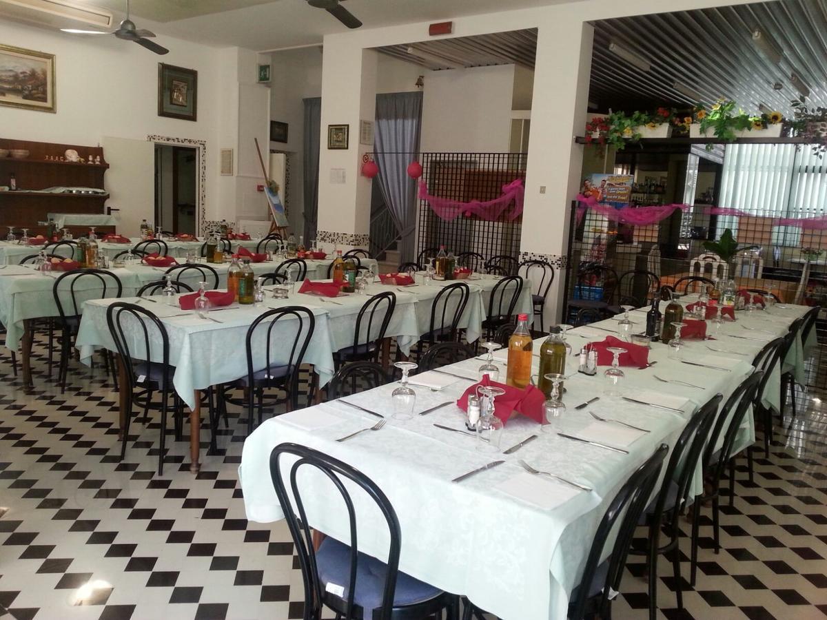 Hotel Villa Podgora ริมินี ภายนอก รูปภาพ